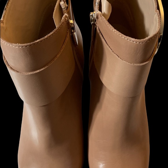 DKNY Telo Ankle Buff Boot Sizes 6, 6.5, 8 - Picture 5 of 7